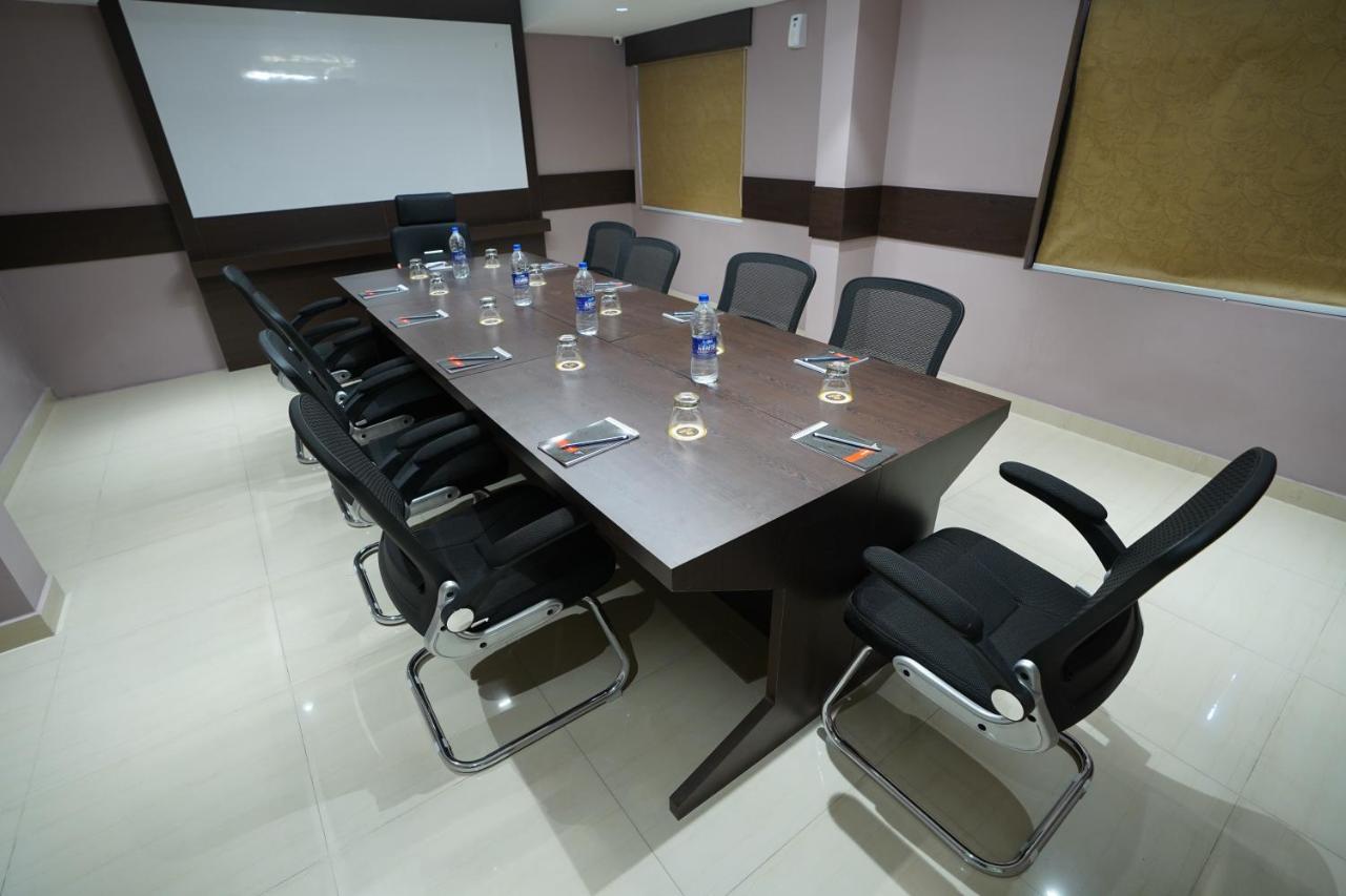 Neyyar Residency Hotel Neyyattinkara ภายนอก รูปภาพ