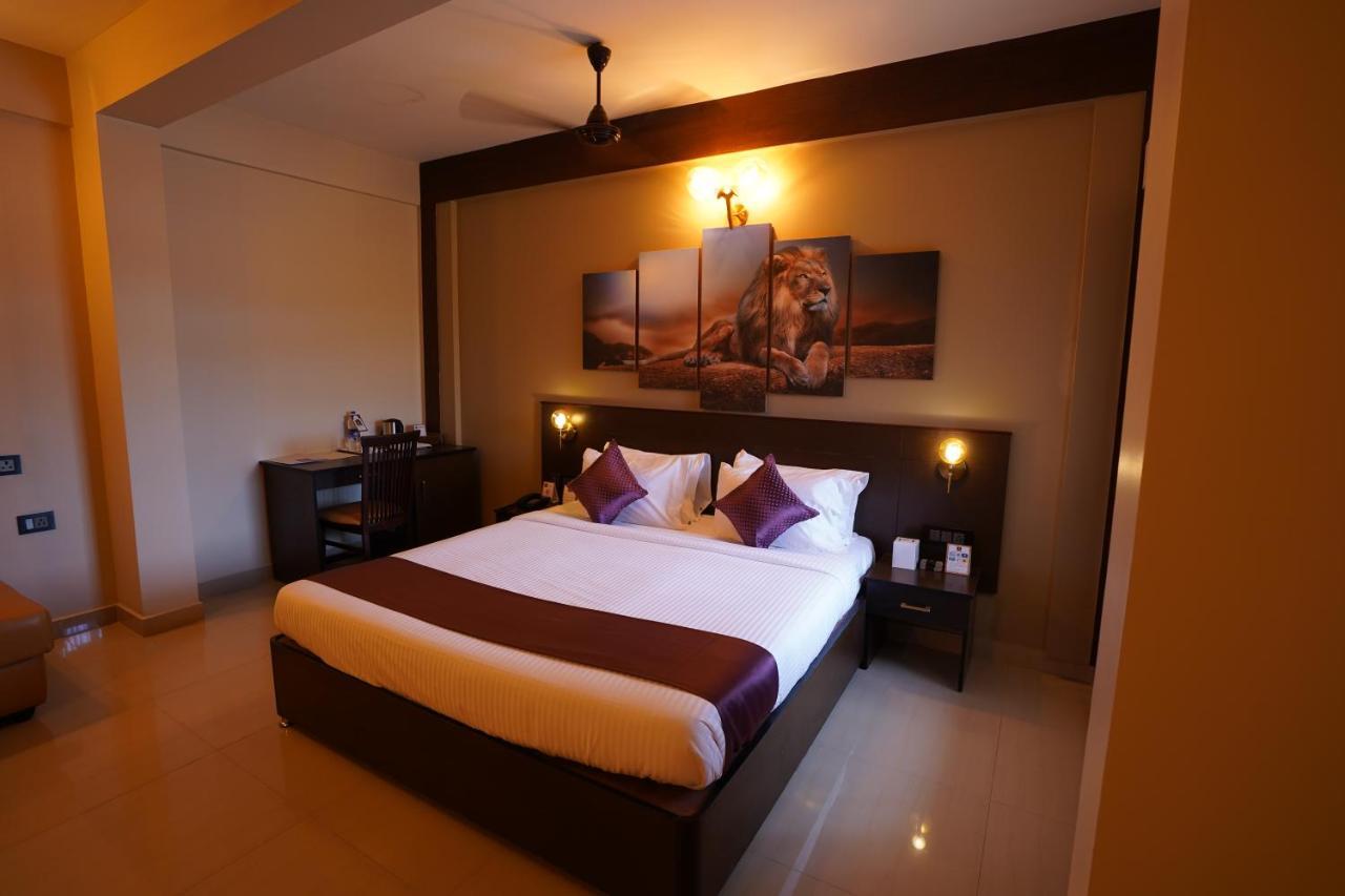 Neyyar Residency Hotel Neyyattinkara ภายนอก รูปภาพ